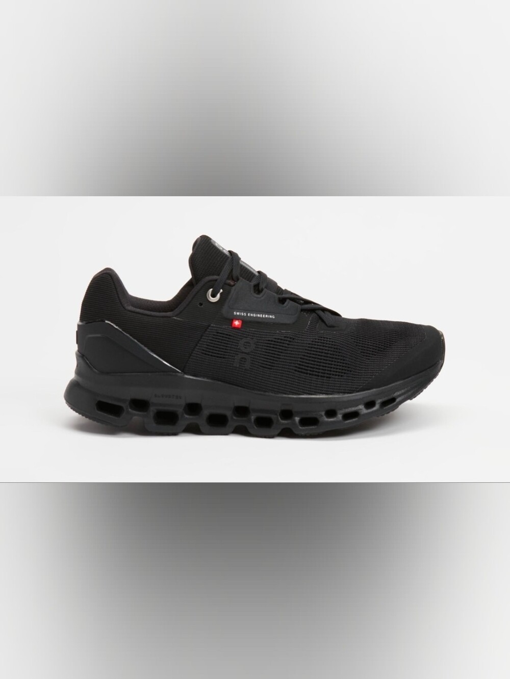 On Running Cloudstratus Women's Black Size 7